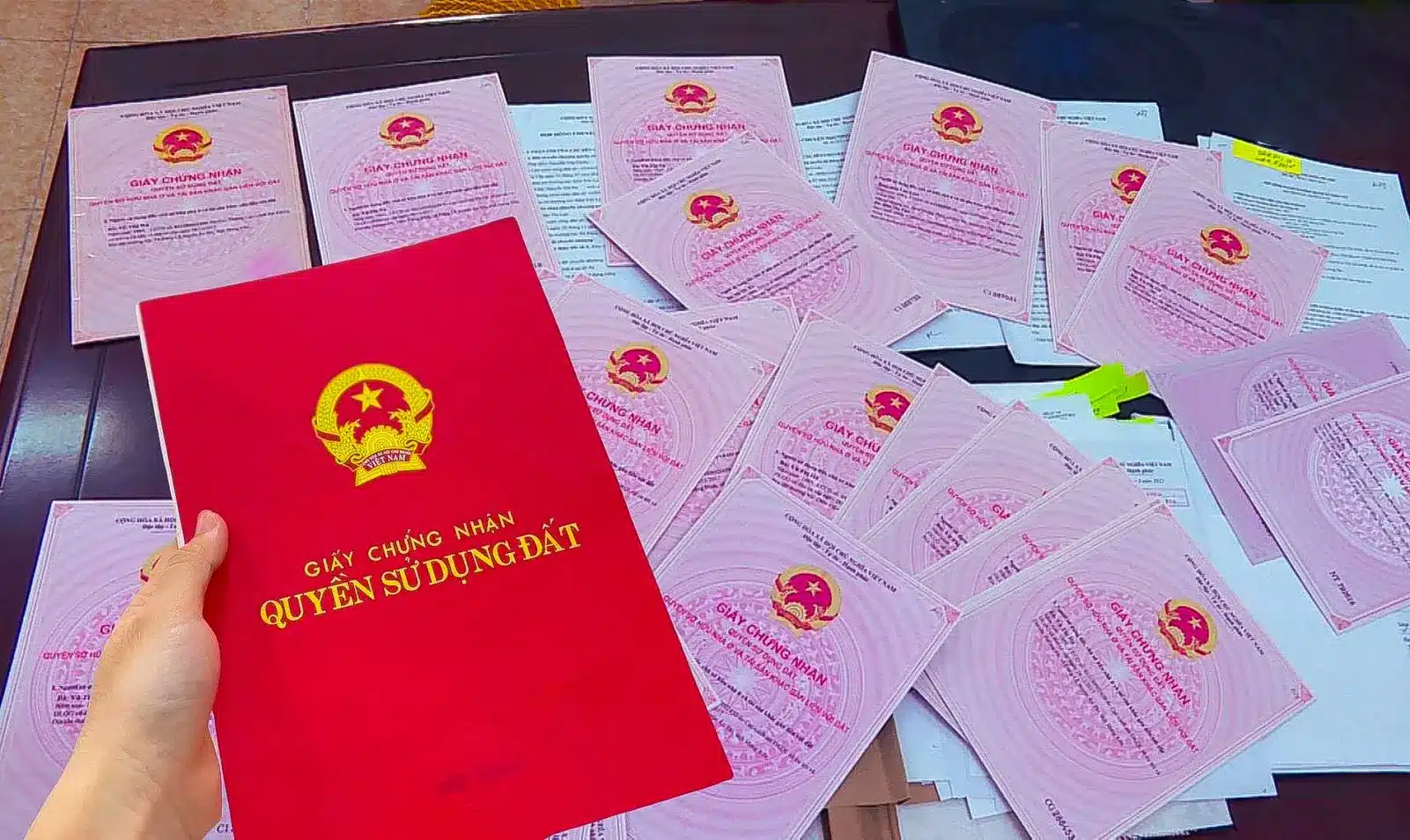 Quy trình cấp sổ hồng được thực hiện theo 4 bước minh bạch tại cơ quan có thẩm quyền