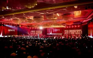 Sự kiện ra mắt dự án Sun Feliza Suites tại Hà Nội thu hút hàng ngàn chuyên viên kinh doanh.